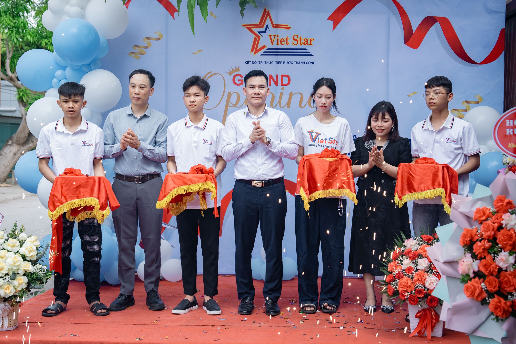Việt Star về với Đông Tiền Hải: Gần hơn một bước tới tri thức toàn cầu - Lễ khai trương chi nhánh mới tại Thái Bình 18/05/2025