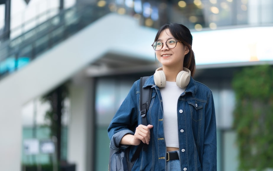 Con gái nên du học ngành gì ở Hàn Quốc dễ xin việc, lương cao?