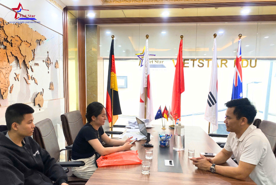 Việt Star tư vấn du học & đón học viên nhập học 24/03/2026